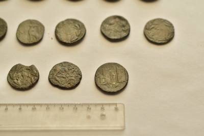 В Славянском районе Кубани обнаружили сосуд с древними монетами