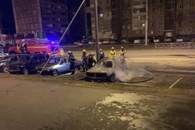 Опять пожар, опять поджог: в Ярославле в Брагино сгорела иномарка