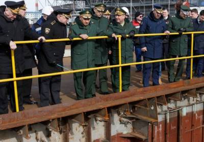 «Объяснения не принимаются»: Шойгу остался недоволен темпами строительства сухого дока для «Адмирала Кузнецова»