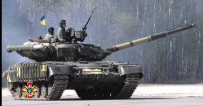 Возле оккупированного Крыма стартовали военные учения танковых резервов Украины (ВИДЕО)