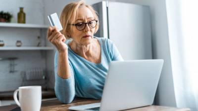 Предупредите дедушек и бабушек: самые опасные схемы мошенников для пенсионеров