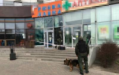 В Киеве на Подоле обнаружили подозрительный предмет: на месте работают взрывотехники