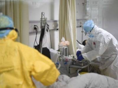 В больницах Киева заканчиваются койки для больных коронавирусом