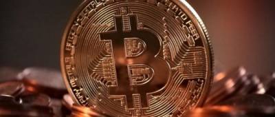 Bitcoin вырос в цене до рекордной отметки почти в $65 тыс