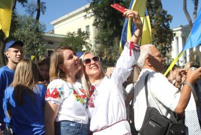 Стратегии человеческого развития Украины: добродетельное общество, улучшение демографии и формирование "человека-патриота"