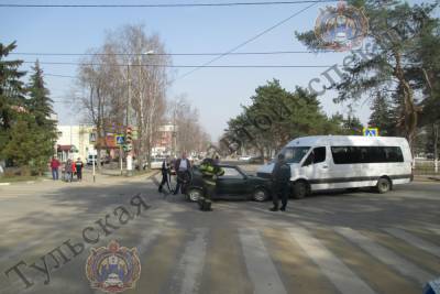 В Алексине в аварии с автобусом пострадала 9-летняя девочка