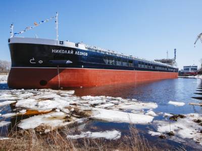 Сухогруз «Николай Леонов» спустили на воду в Нижегородской области