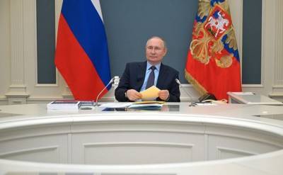 Никаких побочных эффектов: Путин сделал вторую прививку перед совещанием