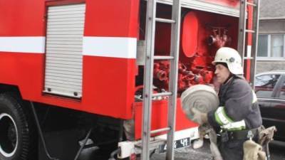 Пожарная машина сгорела в поле на на одном из вызовов в Липецке