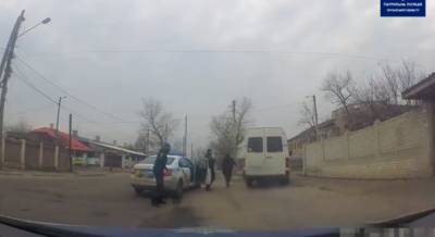 В Рубежном водитель маршрутки с пассажирами в салоне устроил "гонки" с патрульными: видео