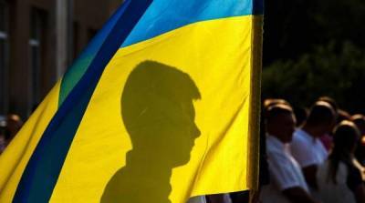 Экс-премьер Украины раскрыл секрет военной истерии Зеленского