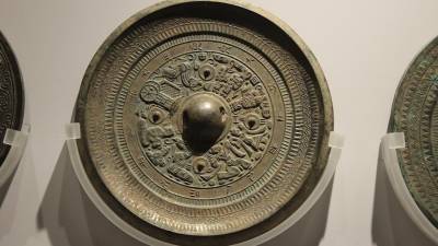 В Китае нашли старинные зеркала для загробного мира