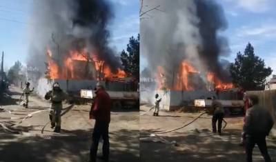 В тюменском Суходолье загорелось деревянное здание