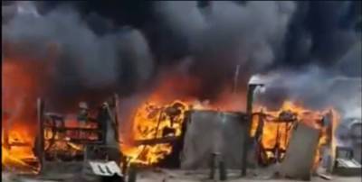 В российском палаточном городке у границы с Украиной масштабный пожар: эпическое видео