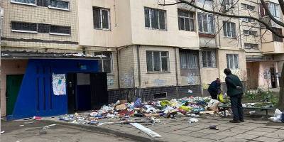 На Поскоте/Добровольского Одесса мужчина выбросил все вещи из окна - Видео и шутки - ТЕЛЕГРАФ
