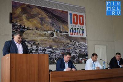В Карабудахкенте обсудили ряд вопросов на сессии депутатов района