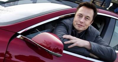Илон Маск добавил ругательство в команды электромобилей Tesla