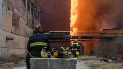 Семья погибшего пожарного получит от Смольного 1 млн рублей