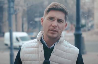 Эпатажный ведущий шоу "Маска" Остапчук ошарашил украинцев, показав свое первое тату: "Вот такая любовь…"