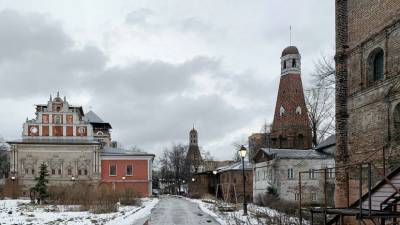 В Москве отреставрируют колокольню на Бауманской и комплекс Симонова монастыря