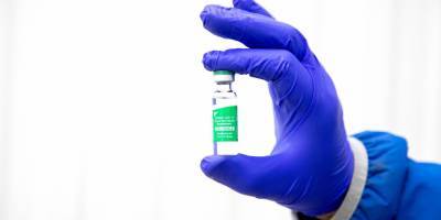 В ЕС изучают необходимость второй дозы вакцины AstraZeneca