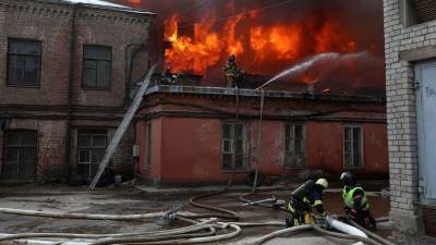 При пожаре на территории «Невской мануфактуры» погибли два человека