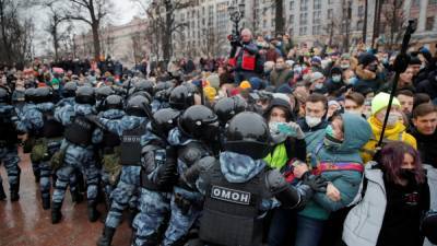 Участника акции в поддержку Навального приговорили к 2 годам колонии