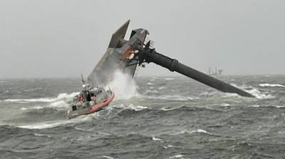 1 человек погиб, 12 пропали без вести в результате крушения судна у побережья Луизианы