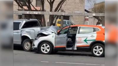 Питерский рэпер попал в аварию на арендованном автомобиле