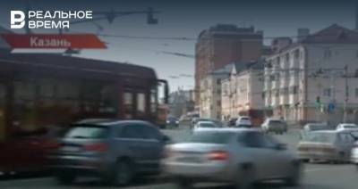 В Казани инспекторы ГИБДД каждый день проводят рейды по выявлению ям и трещин на дорогах — видео