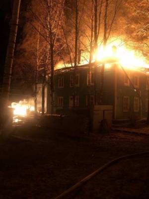 Подожжённый дом в Кузино тушили восемь часов