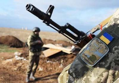 На Донбассе боевики продолжают обстреливать украинских солдат