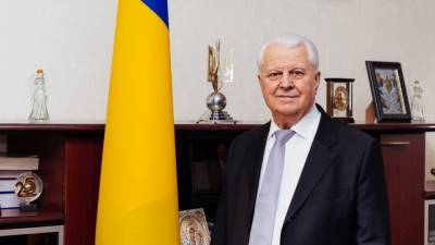 Первый президент Украины объяснил слова о готовности стрелять по людям с флагами РФ