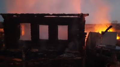 Число погибших детей при пожаре в Свердловской области увеличилось до пяти