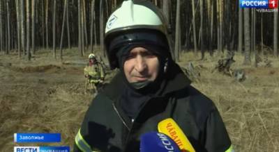 Николаев переоделся в пожарного и пошел тушить лес: "Заставляет почувствовать и осознать возможную опасность"