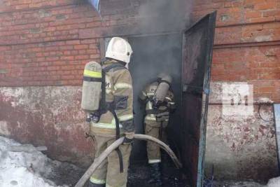В Казани выясняют причины пожара на складе