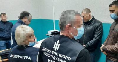 В Харькове полицейский пытался дать взятку, чтобы его не наказали за другую (фото)