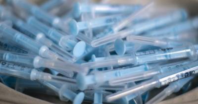 Один случай на 40 тысяч вакцинированных: Дания первой в мире отказалась от AstraZeneca