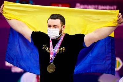 Украинская сборная по тяжелой атлетике получила 17 медалей