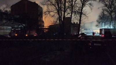 Сотрудники МЧС сообщили о ликвидации всех очагов возгорания на Невской мануфактуре