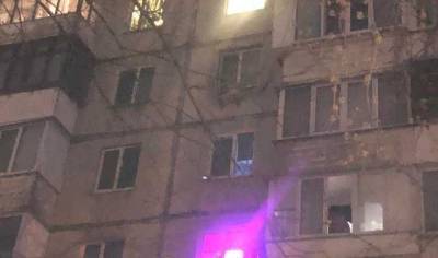 Холодильник не пролез в окно: в Киеве мужчина выбрасывал с 7-го этажа бытовую технику