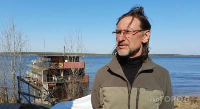 Пенсионер из Новочебоксарска построил двухэтажный дом прямо на Волге и спасает тонущих