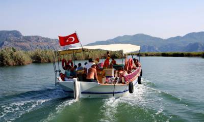 Названо назвал условие для обмена туров в Турцию на курорты России