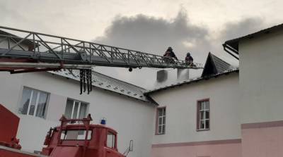 Потушили пожар в COVID-больнице на Прикарпатье