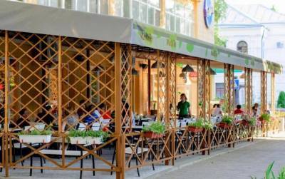 В Москве могут построить летние кафе на месте парковок