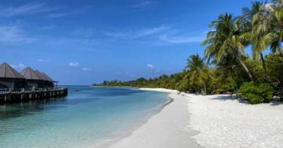 Мальдивы предложат туристам вакцинацию по прибытию на отдых