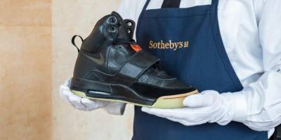 Больше $1 млн. Первые кроссовки Yeezy Канье Уэста могут стать самыми дорогими в мире
