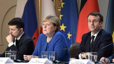 СМИ: Меркель может присоединиться к переговорам Макрона и Зеленского