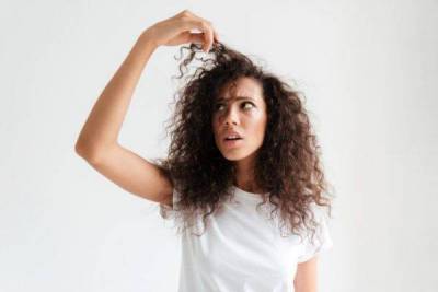 5 неочевидних причин випадіння волосся