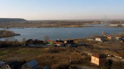 Второй день подряд: в Киеве из озера извлекли тело женщины